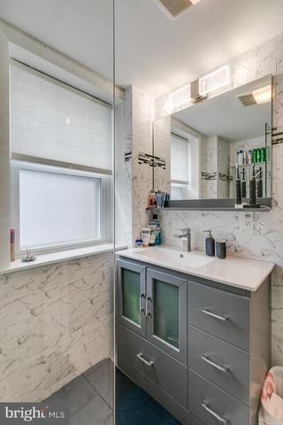 $570,000 | 1005 Waverly Street, Philadelphia, PA 19147