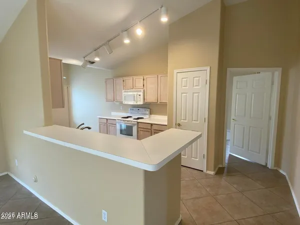 $2,400 | 1331 West Seascape Drive, Gilbert, AZ 85233
