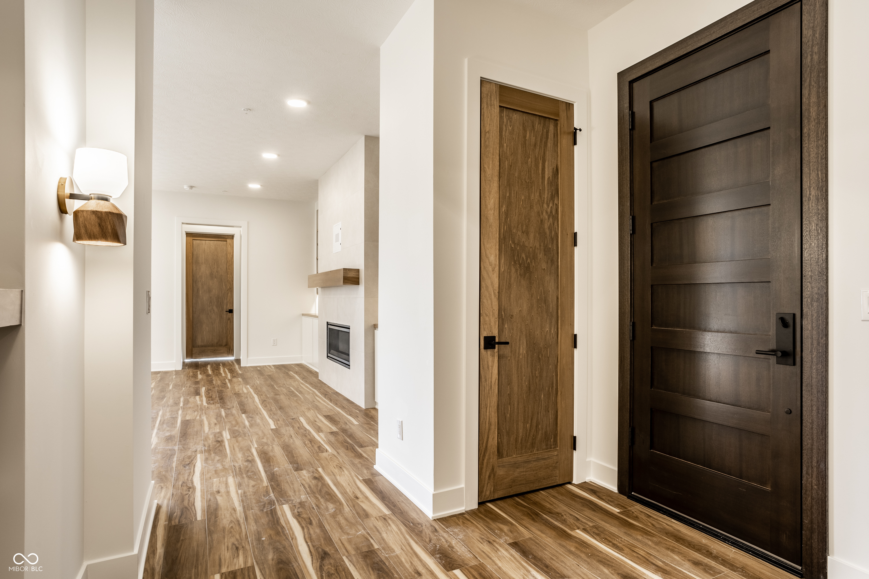 728 Pawnee Road, Unit 2N Carmel, IN 46032 - Photo 5 of 46 Gallery Image 5