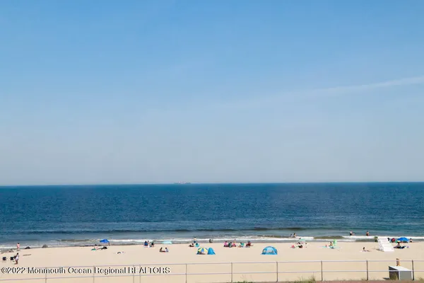 a view of room with an ocean