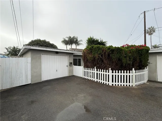 $3,650 | 2444 250th Street, Unit D, Lomita, CA 90717