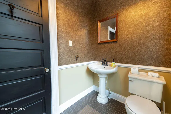 $459,000 | 301 North Granville Street, Edenton, NC 27932