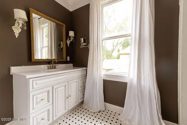 $459,000 | 301 North Granville Street, Edenton, NC 27932