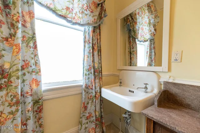 $459,000 | 301 North Granville Street, Edenton, NC 27932