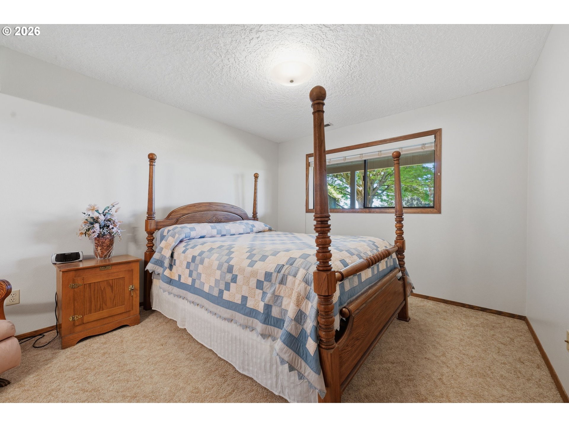 622 Confer Road Kalama, WA 98625 - Photo 32 of 48 Owner's Suite Bedroom