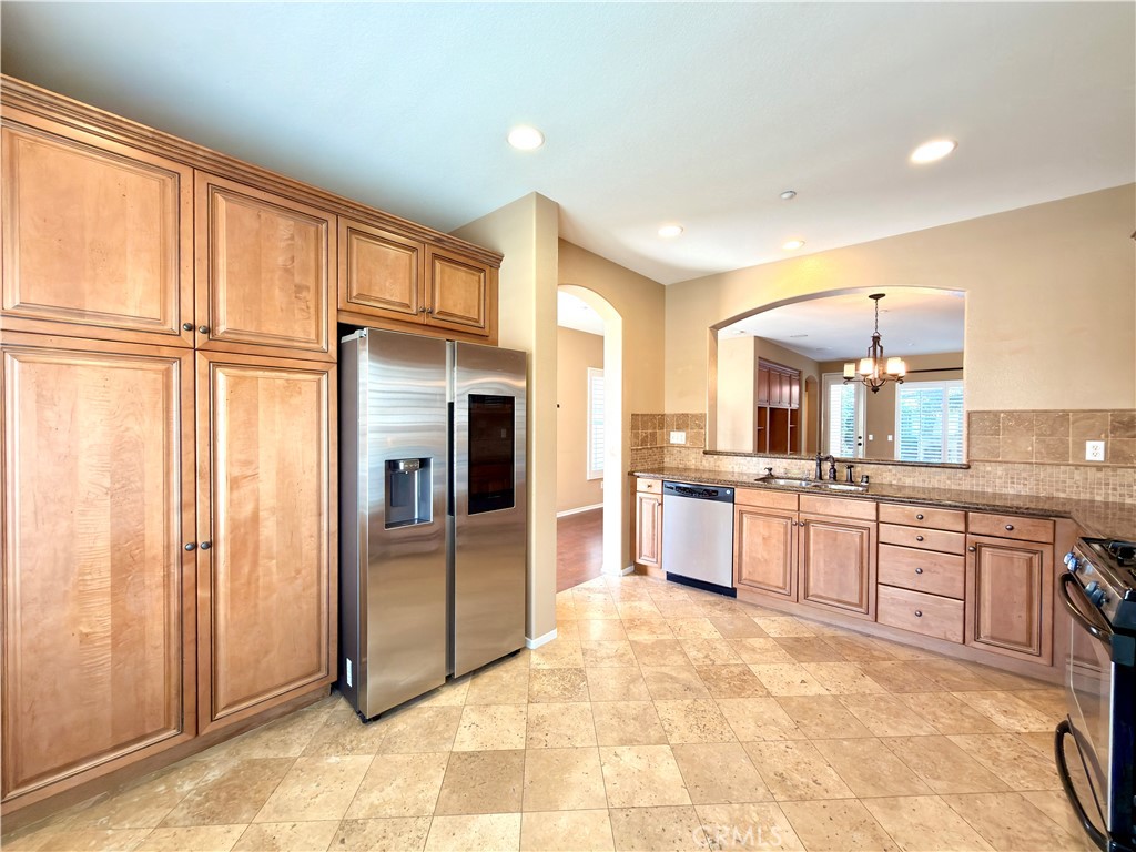 4140 Garvey Way Riverside, CA 92501 - Photo 6 of 48 Gallery Image 6