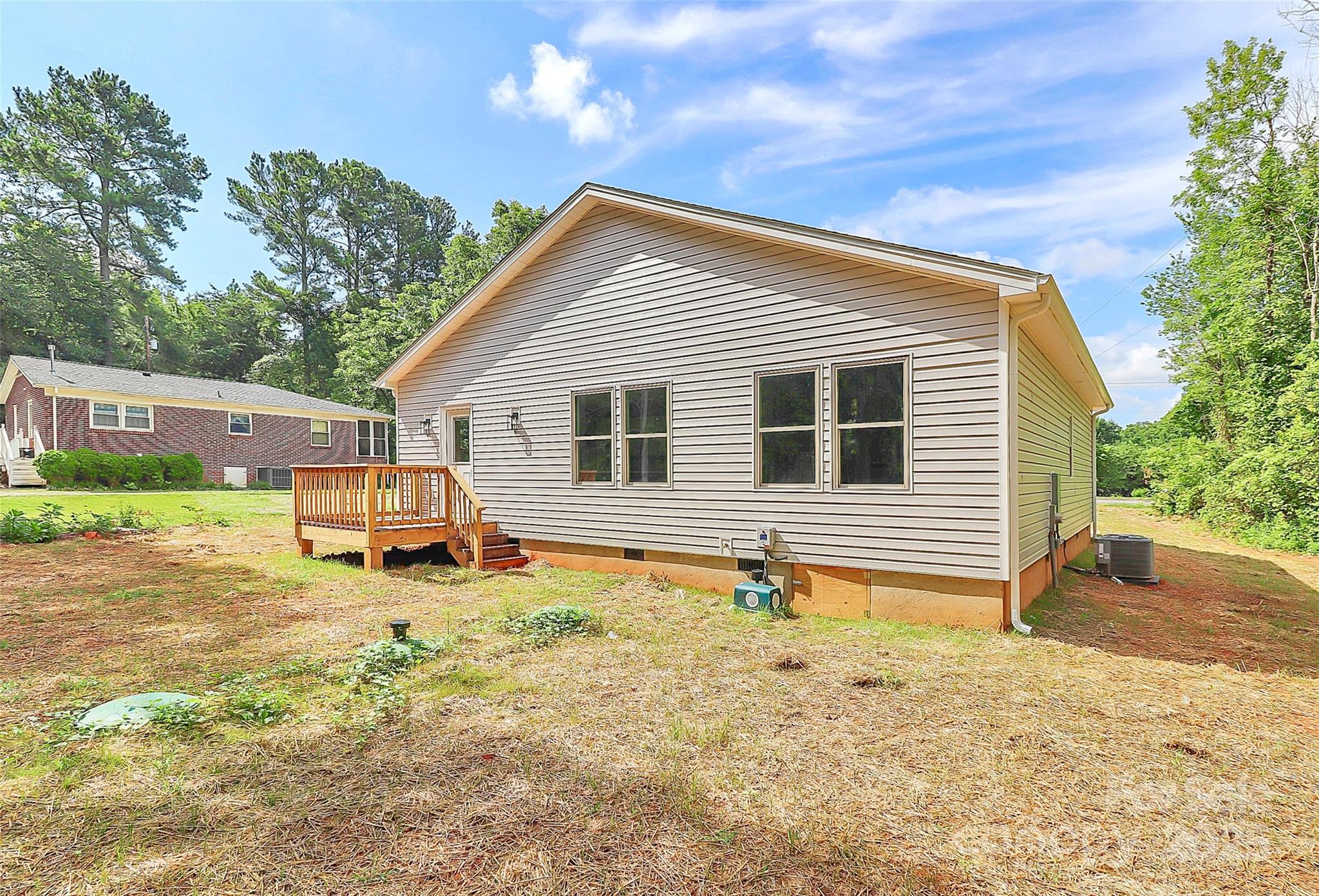 5516 Old York Road Rock Hill, SC 29732 - Photo 36 of 38 a backyard of a house with table and chairs