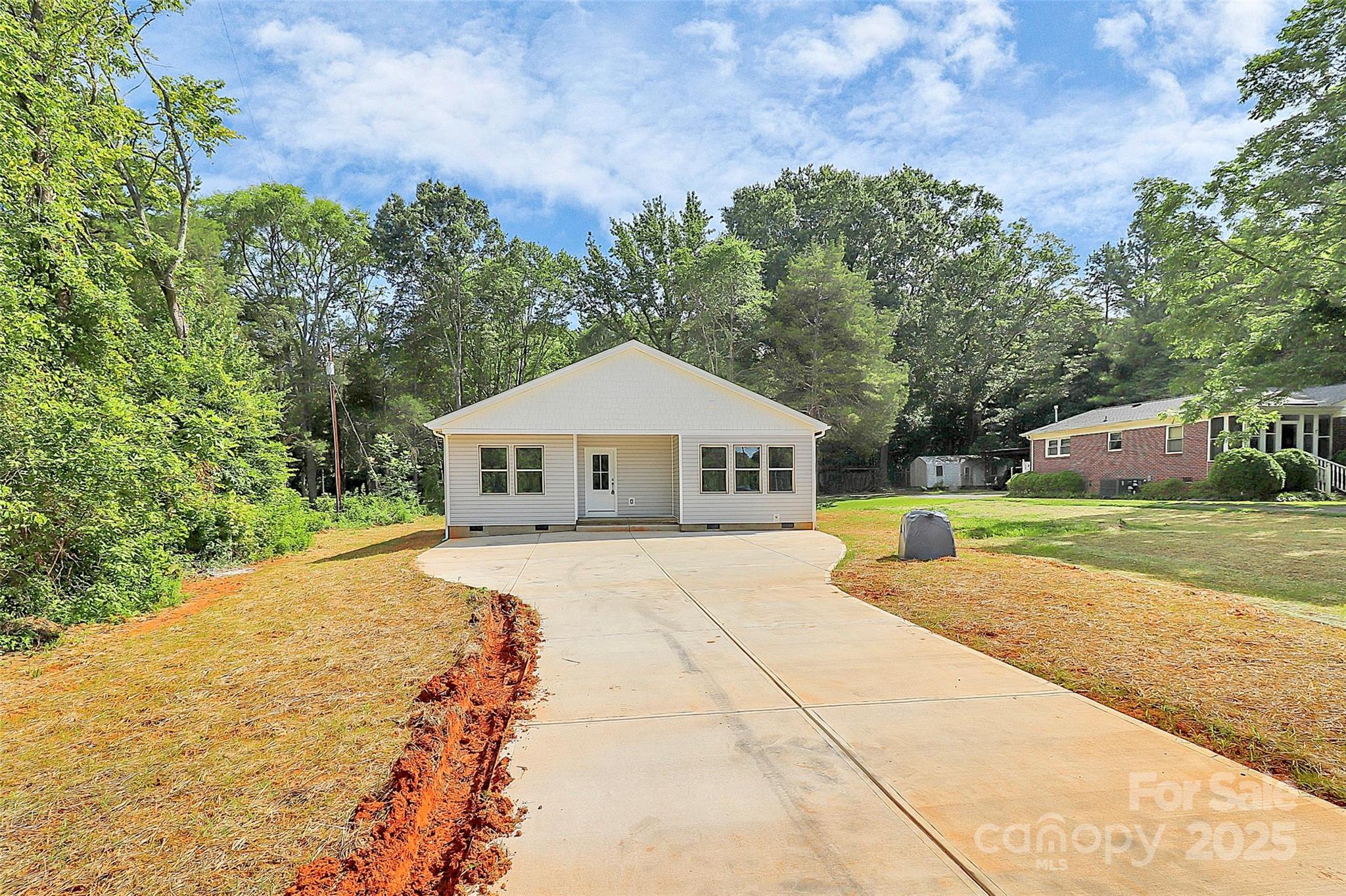 5516 Old York Road Rock Hill, SC 29732 - Photo 4 of 38 a front view of a house with yard