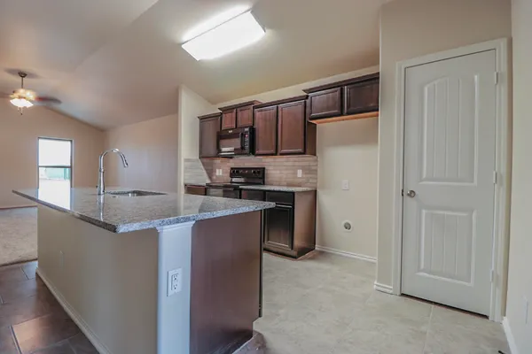 $1,575 | 7418 104th Street, Lubbock, TX 79424