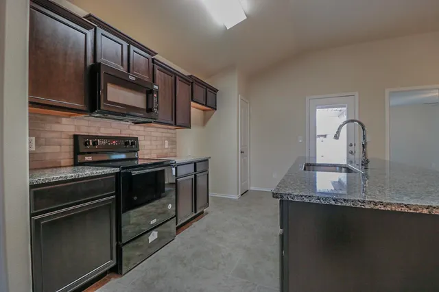 $1,575 | 7418 104th Street, Lubbock, TX 79424