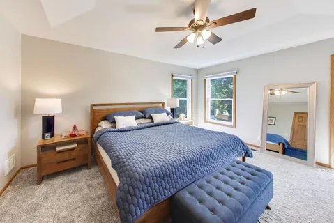 $749,900 | 845 Saugatuck Trail, Vernon Hills, IL 60061
