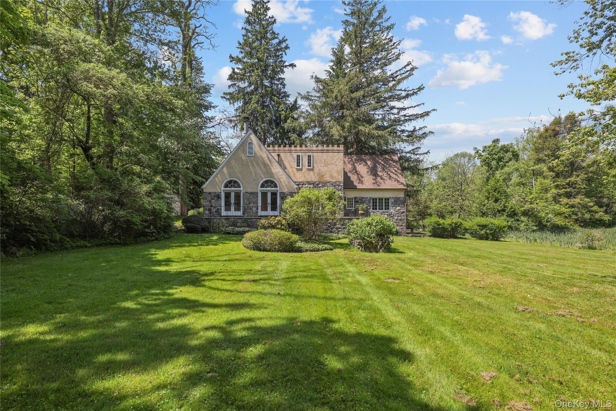 160 Long Ridge Road Bedford, NY 10506 - Photo 20 of 25 a house view with a garden space