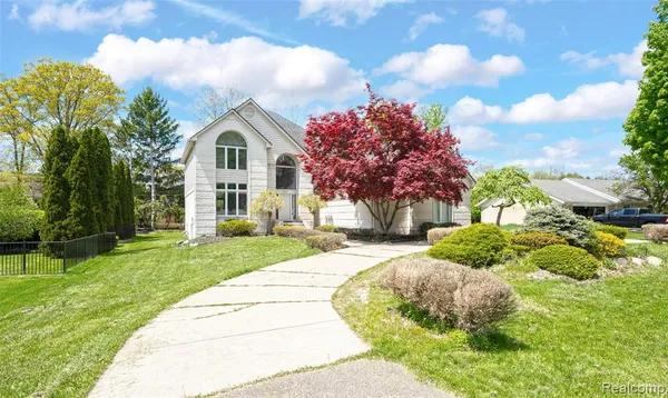 $774,000 | 2337 Horseshoe Drive, West Bloomfield, MI 48322