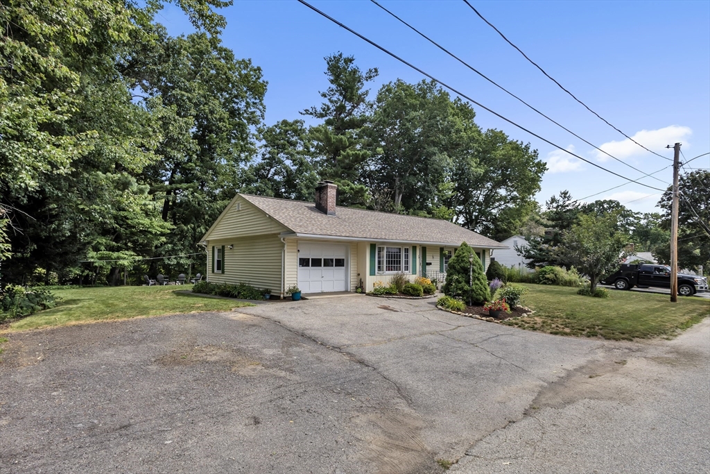 72 Powers Road Holden, MA 01520 - Photo 3 of 30 Gallery Image 3