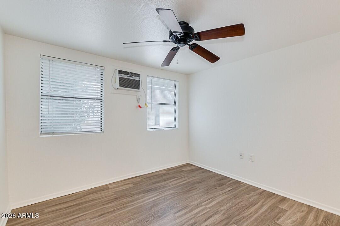 4633 North 8th Place, Unit C Phoenix, AZ 85014 - Photo 7 of 10 14-8th