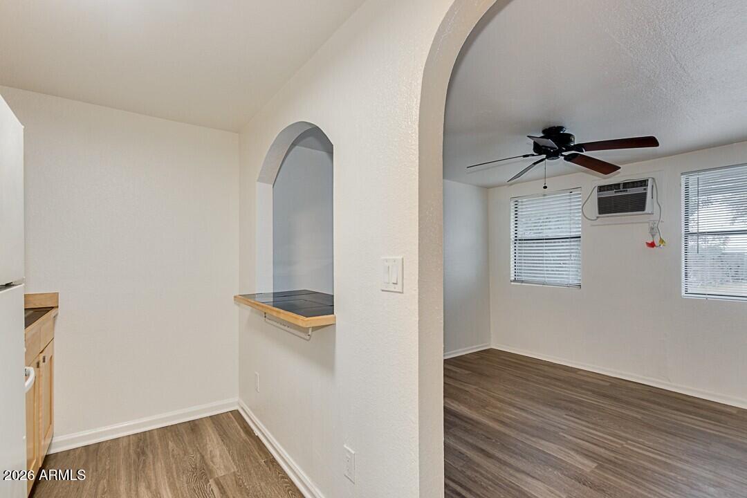 4633 North 8th Place, Unit C Phoenix, AZ 85014 - Photo 8 of 10 09-8th
