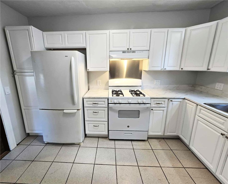 358 Orient Avenue Pawtucket, RI 02861 - Photo 8 of 40 First Floor - Unit Is Now Occupied -Brand New Cabs