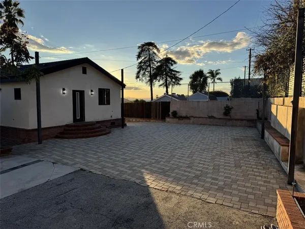 $4,000 | 9857 Foothill Boulevard, Lakeview Terrace, CA 91342