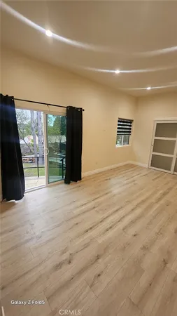 $4,000 | 9857 Foothill Boulevard, Lakeview Terrace, CA 91342