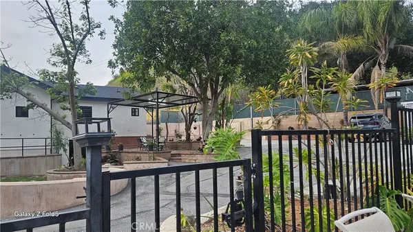 $4,000 | 9857 Foothill Boulevard, Lakeview Terrace, CA 91342
