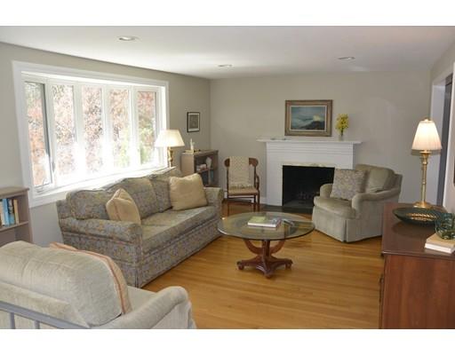 12 Woodfall Road Medfield, MA 02052 - Photo 4 of 22