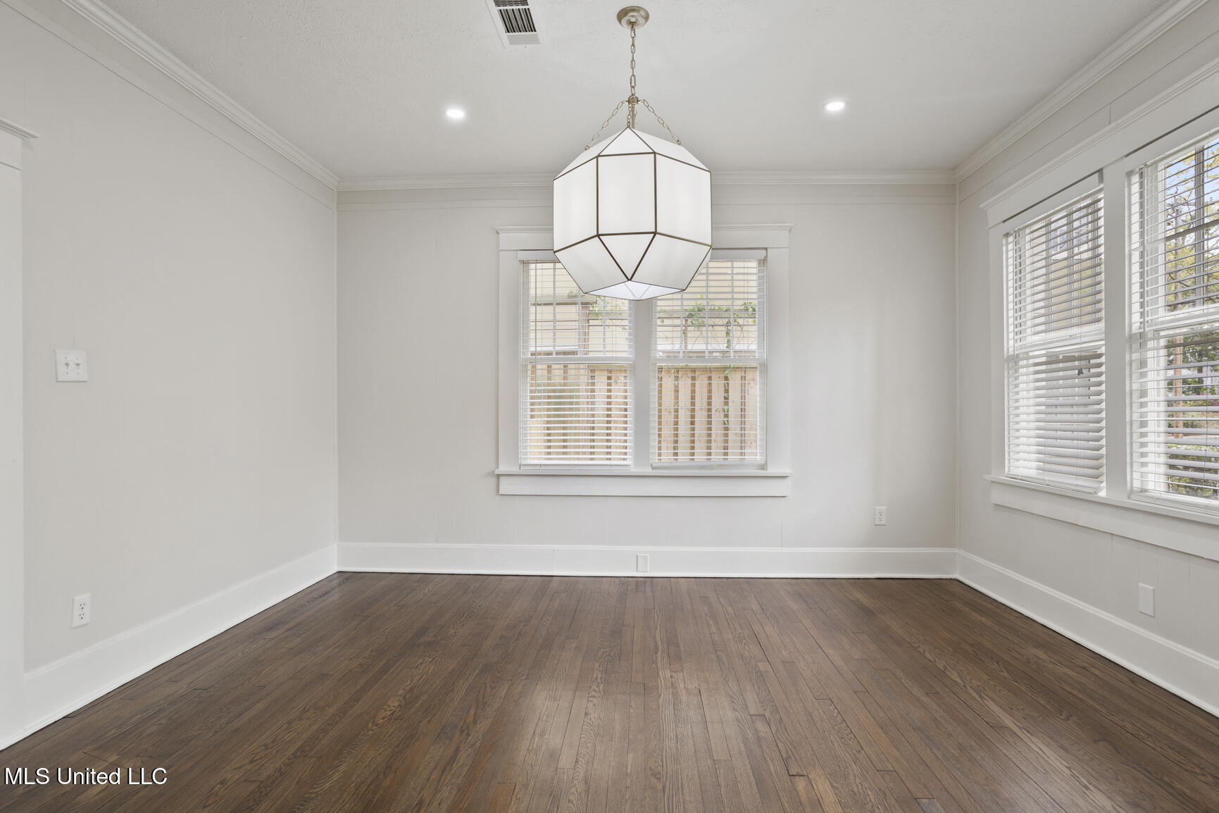 1229 Poplar Boulevard Jackson, MS 39202 - Photo 11 of 26 1229 Poplar Blvd2-10