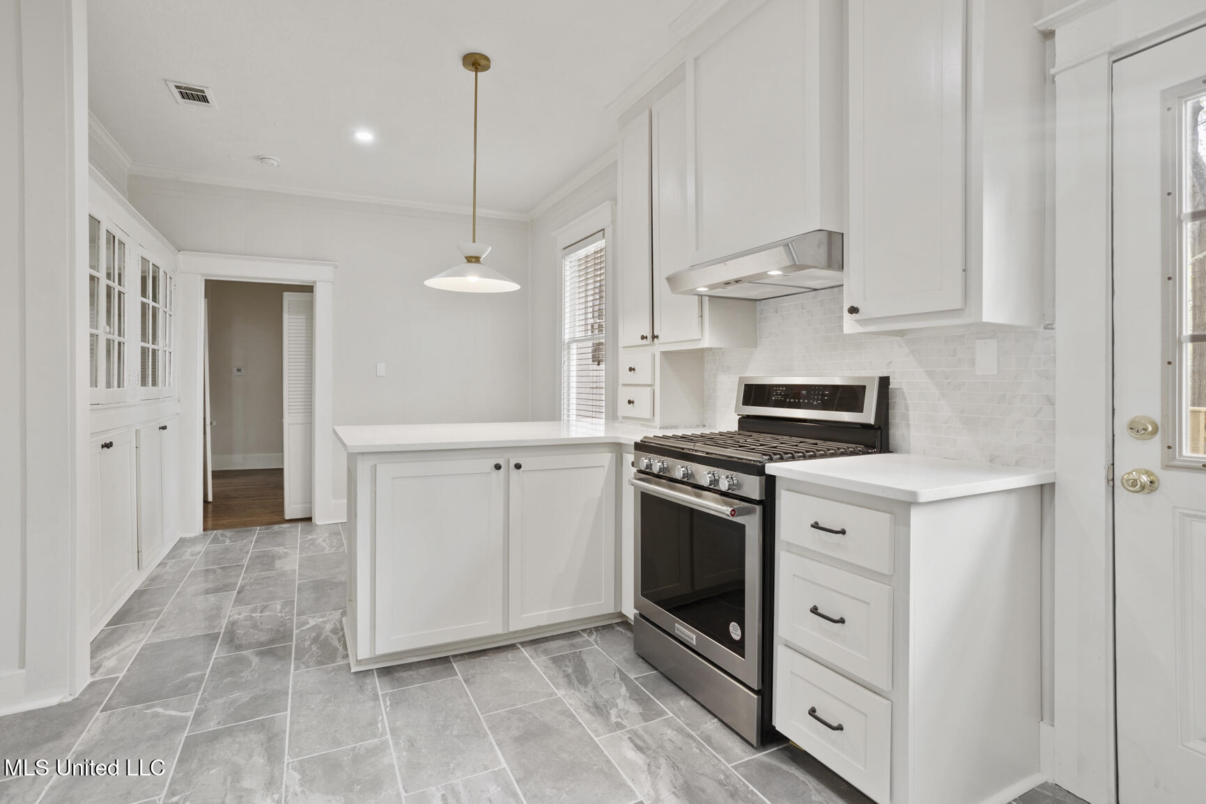 1229 Poplar Boulevard Jackson, MS 39202 - Photo 12 of 26 1229 Poplar Blvd2-14