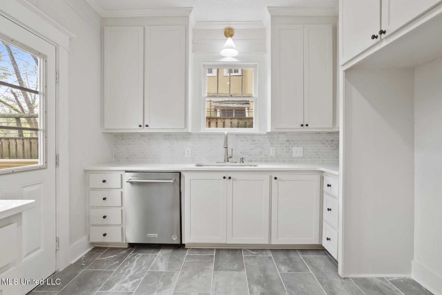 1229 Poplar Boulevard Jackson, MS 39202 - Photo 13 of 26 1229 Poplar Blvd2-13