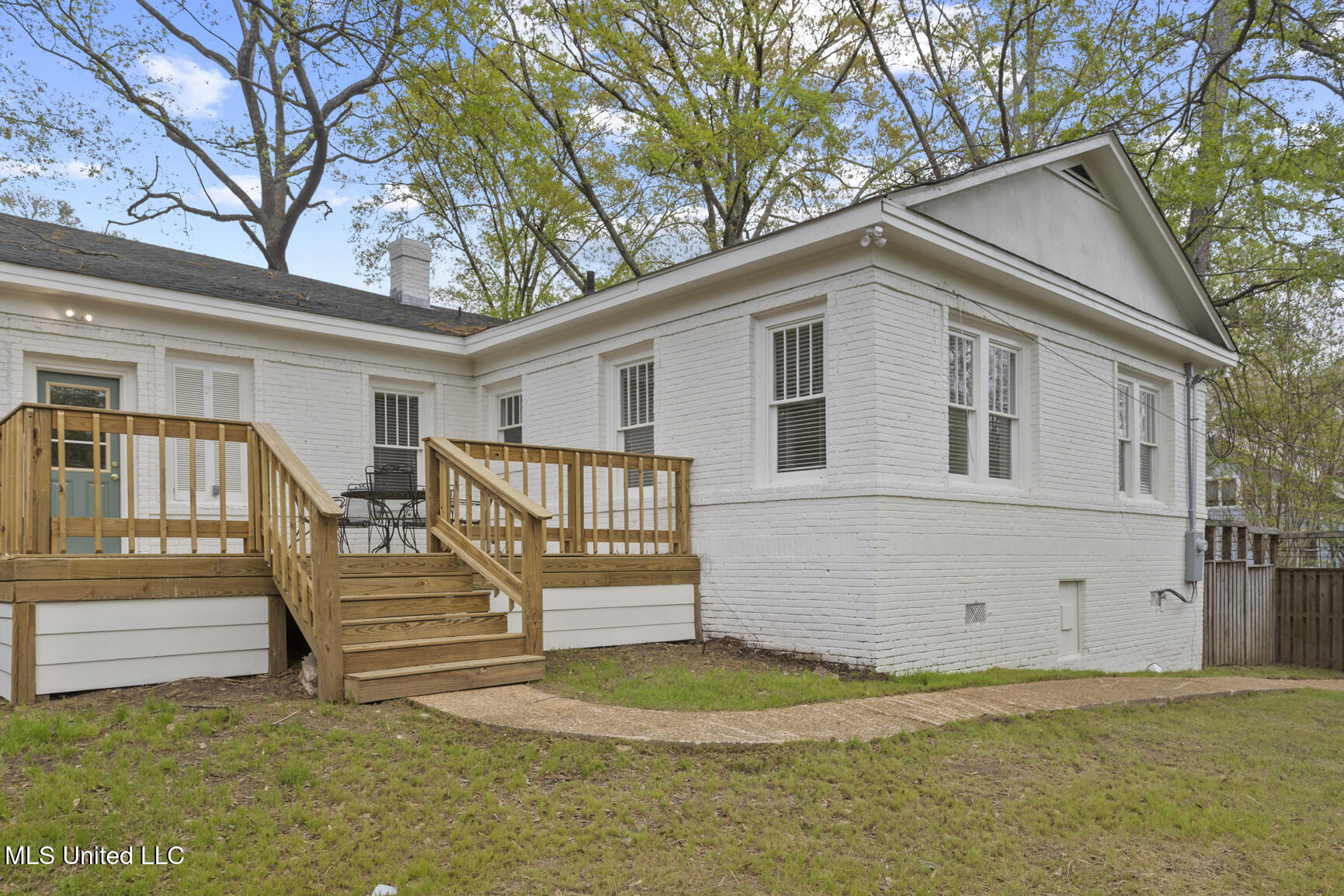 1229 Poplar Boulevard Jackson, MS 39202 - Photo 24 of 26 1229 Poplar Blvd2-27