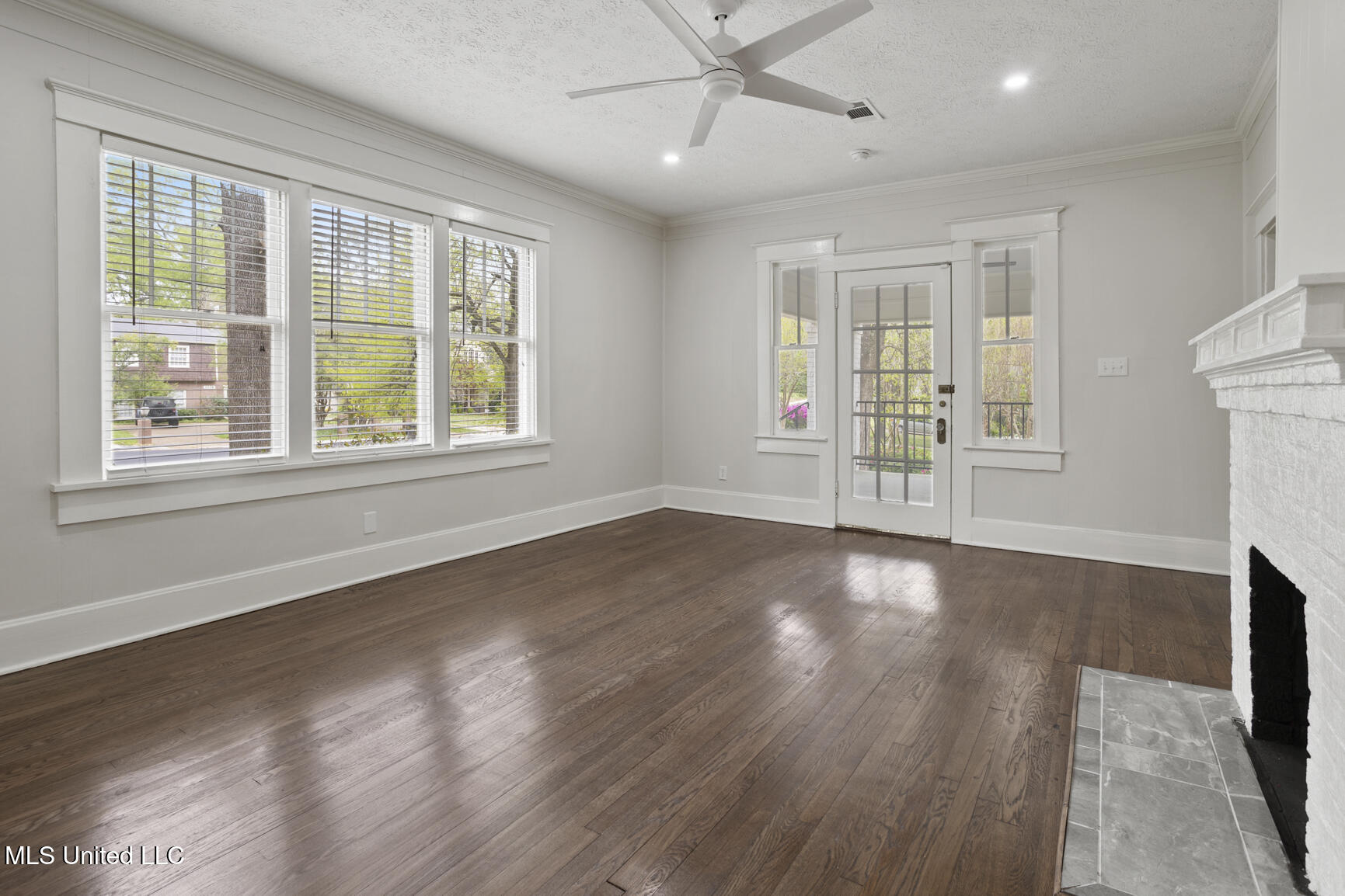 1229 Poplar Boulevard Jackson, MS 39202 - Photo 5 of 26 1229 Poplar Blvd2-9