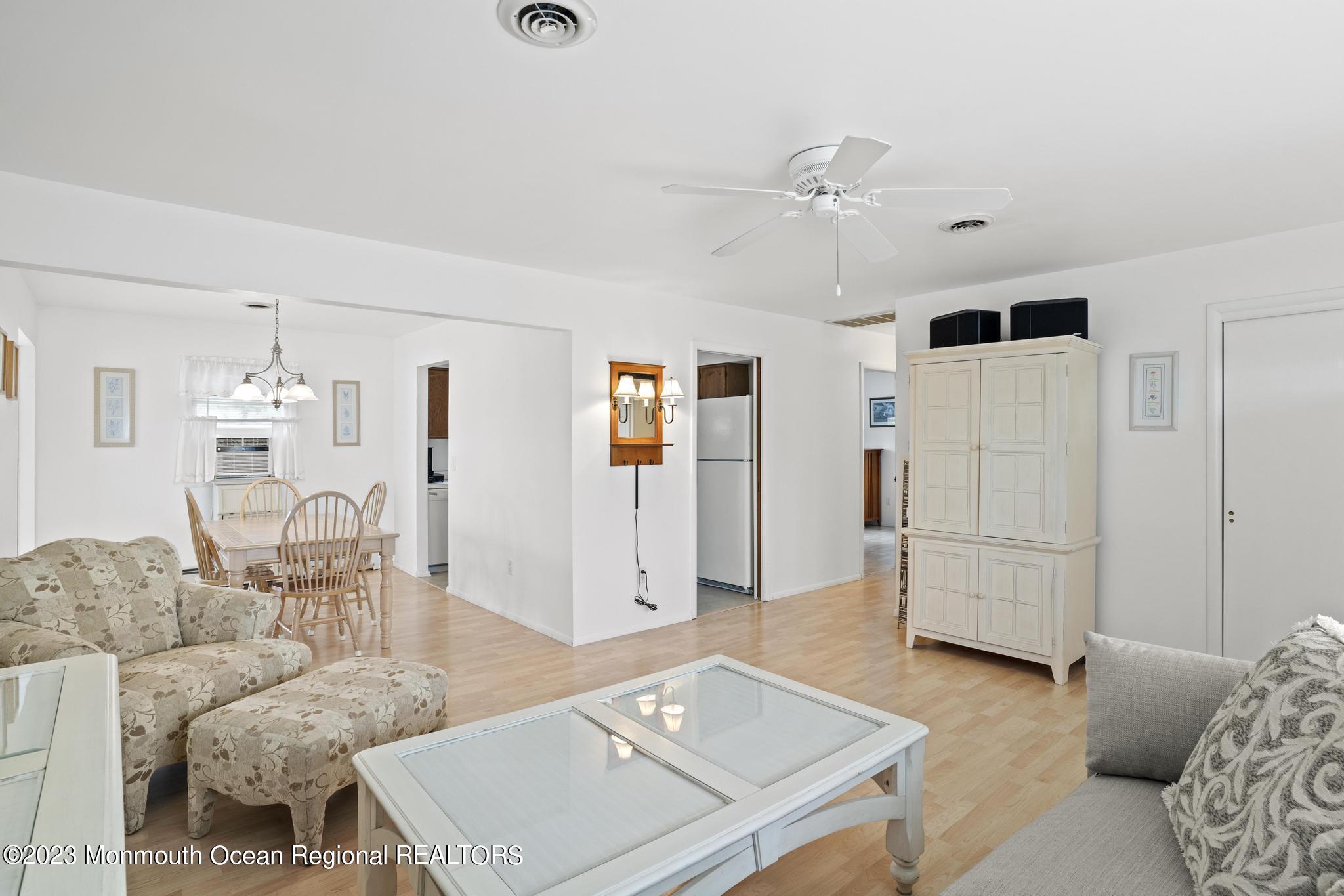 14 Oakfield Road Toms River, NJ 08757 - Photo 5 of 20 14 Oakfield (5)