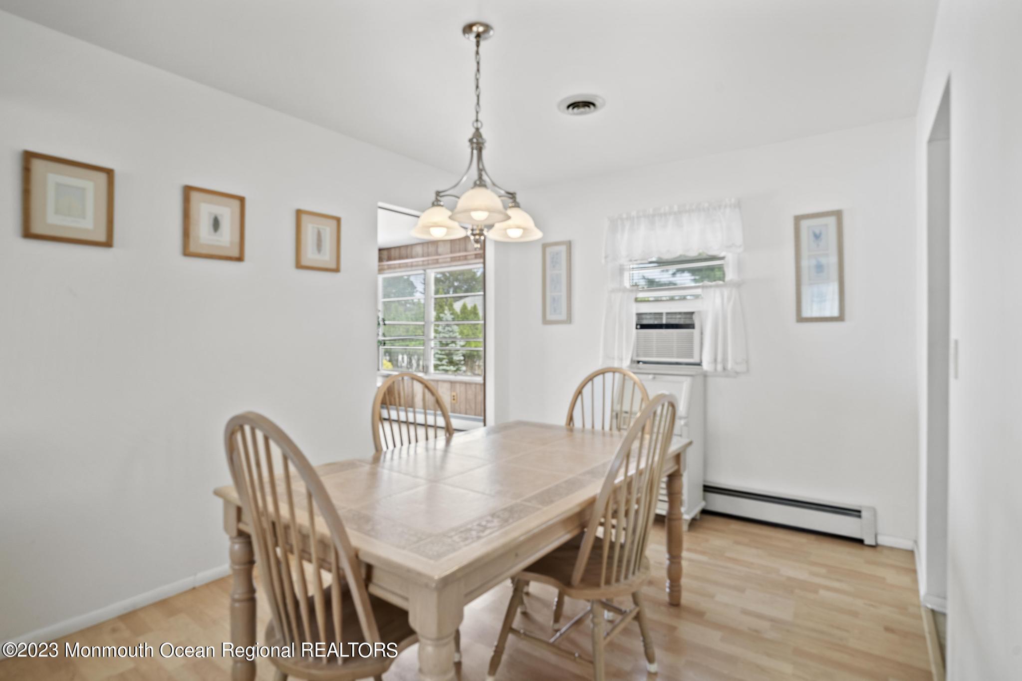 14 Oakfield Road Toms River, NJ 08757 - Photo 7 of 20 14 Oakfield (7)