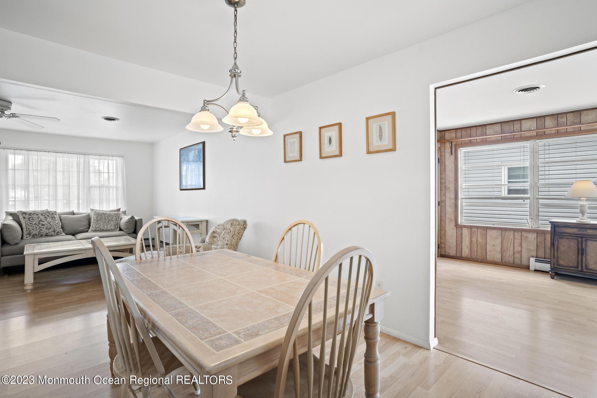 14 Oakfield Road Toms River, NJ 08757 - Photo 8 of 20 14 Oakfield (8)