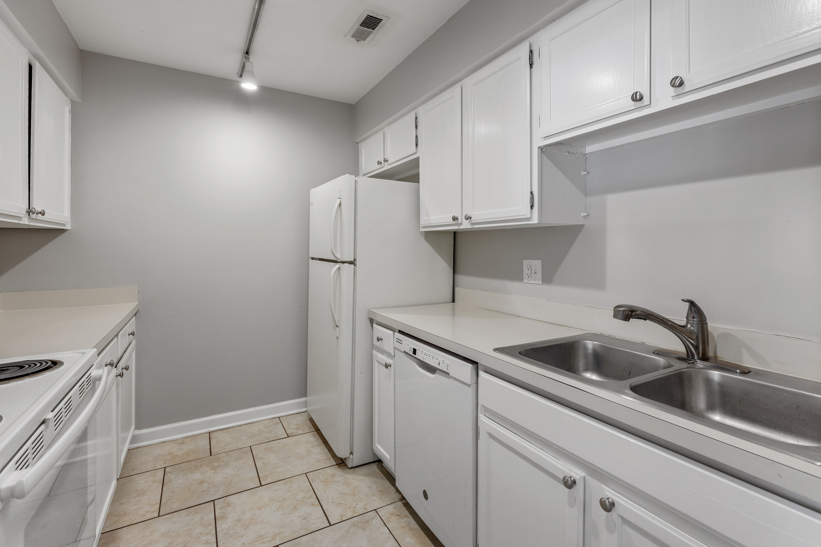1444 Stonebridge Circle, Unit H3 Wheaton, IL 60189 - Photo 4 of 16