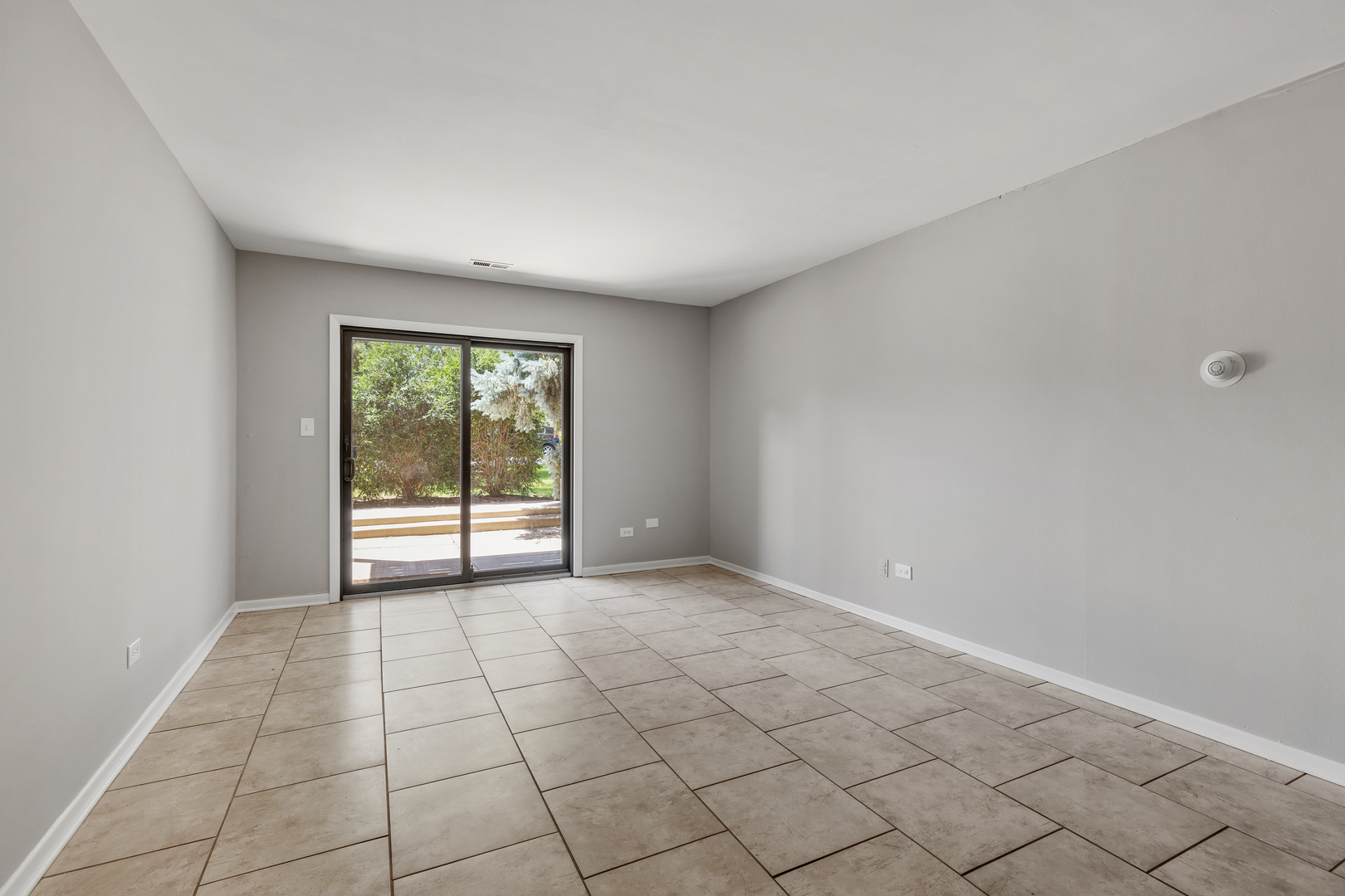 1444 Stonebridge Circle, Unit H3 Wheaton, IL 60189 - Photo 7 of 16