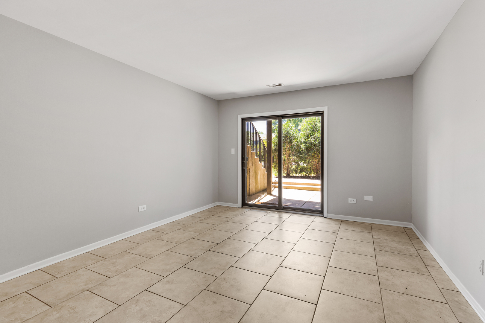 1444 Stonebridge Circle, Unit H3 Wheaton, IL 60189 - Photo 8 of 16