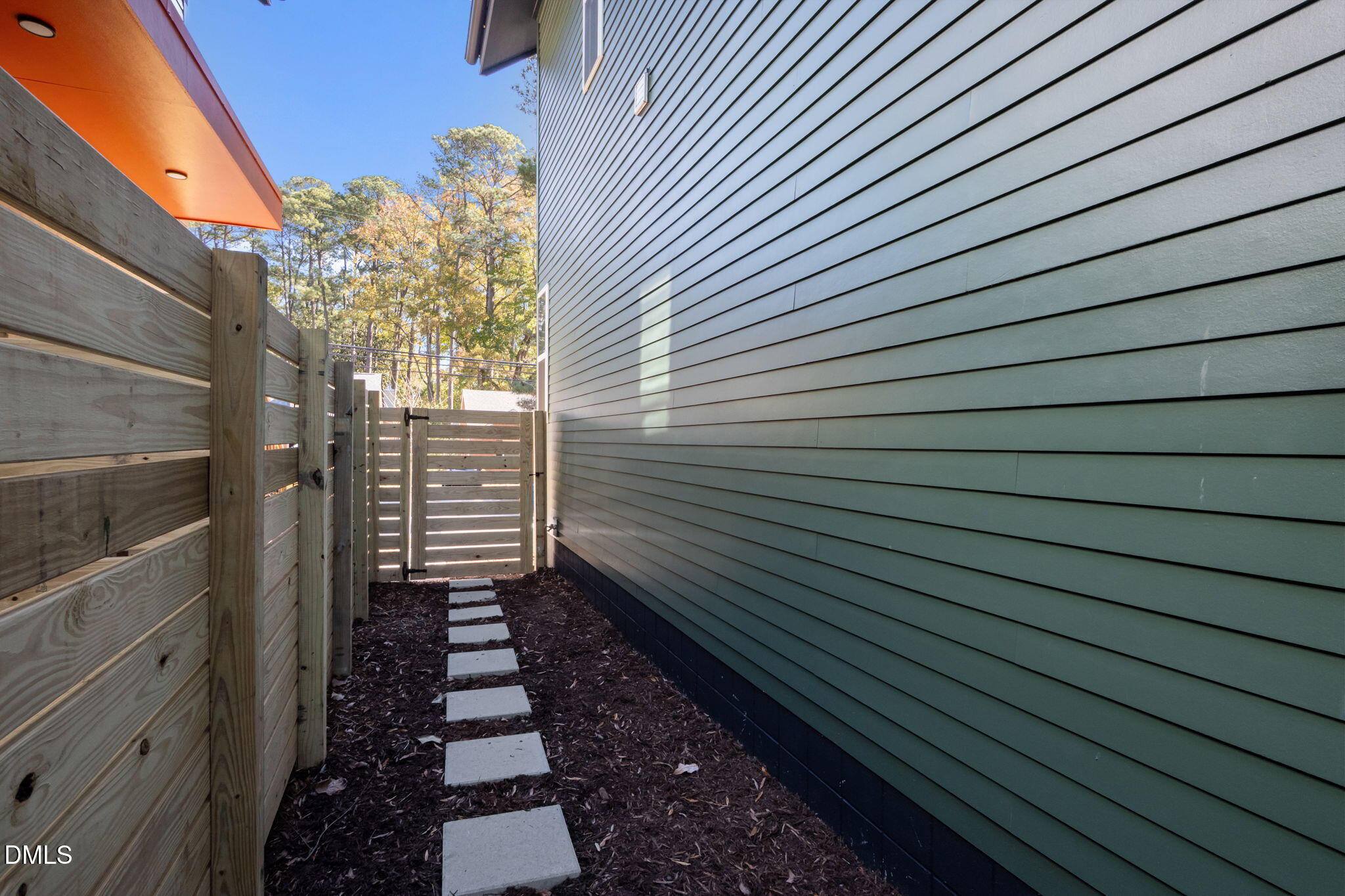 1605 Glendale Avenue Durham, NC 27701 - Photo 35 of 41 a view of entryway
