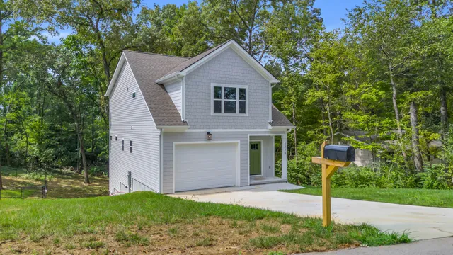 $369,900 | 1226 Thomas Lane, Hixson, TN 37343