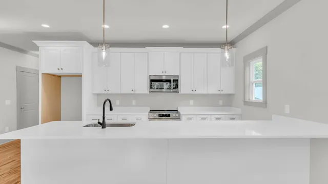 $369,900 | 1226 Thomas Lane, Hixson, TN 37343