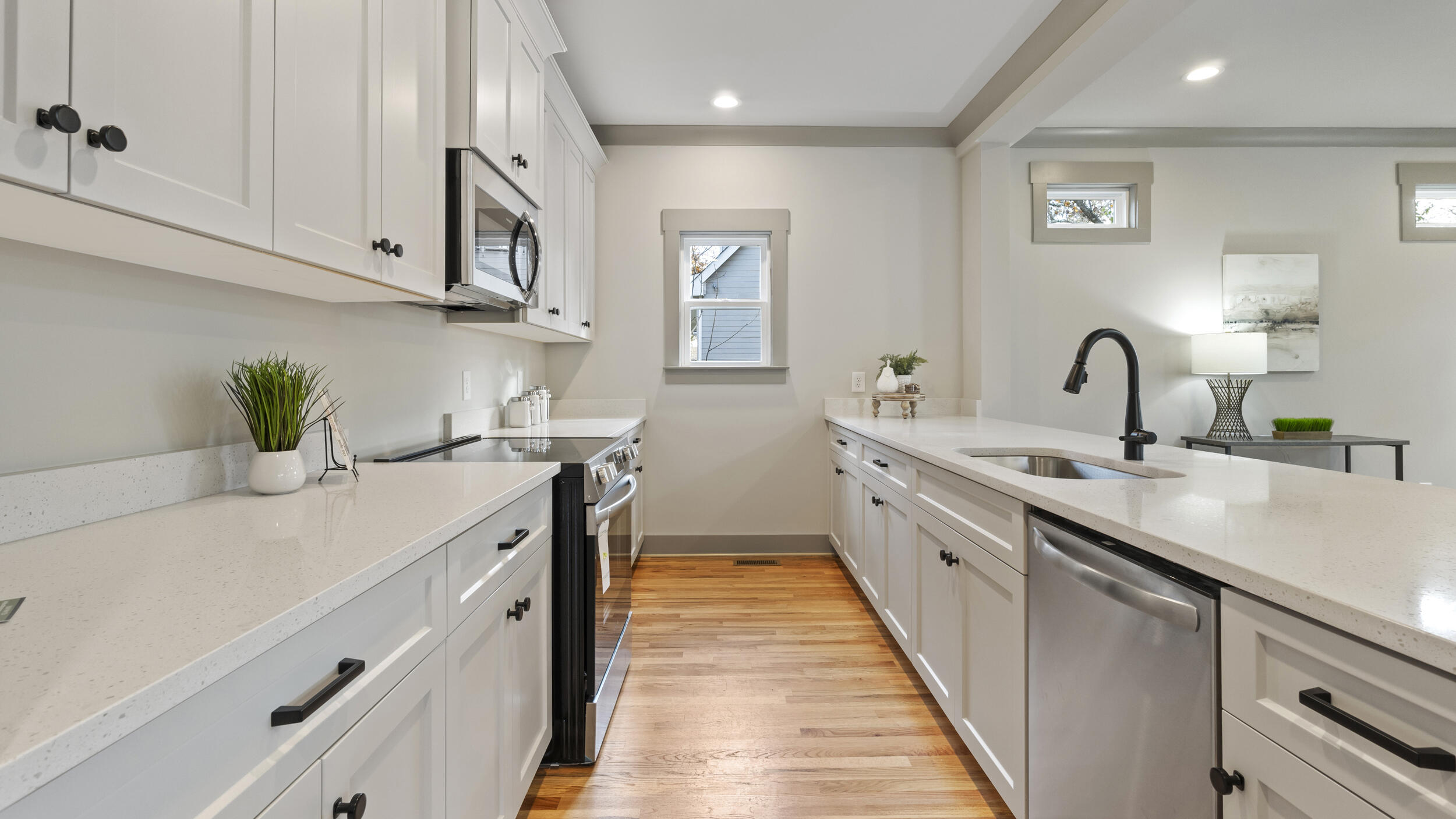 1226 Thomas Lane Hixson, TN 37343 - Photo 6 of 55 kitchen