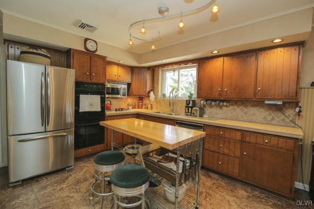 161 Forest Road Bangor, PA 18013 - Photo 5 of 41 Gallery Image 5