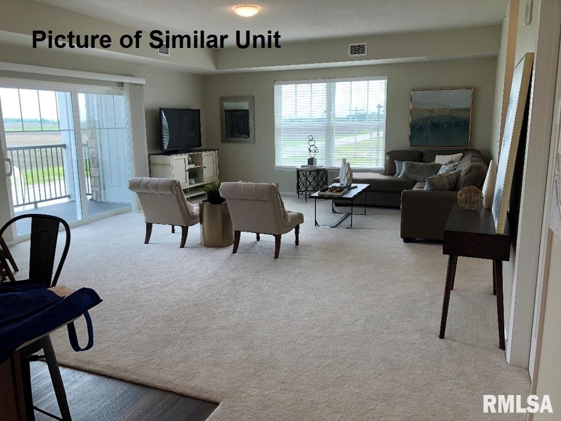2592 Middle Road, Unit 201 Bettendorf, IA 52722 - Photo 4 of 10 Gallery Image 4