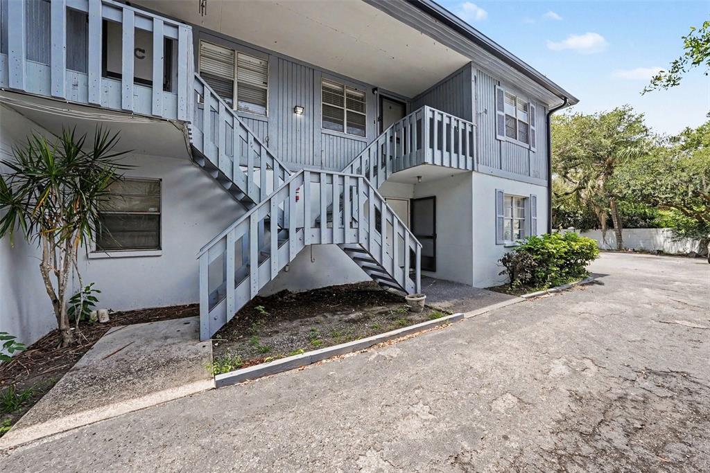 9208 North Connechusett Road, Unit D Tampa, FL 33617 - Photo 23 of 28