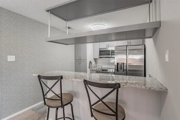 $2,100 | 941 Turtle Cove, Unit 129, Irving, TX 75060