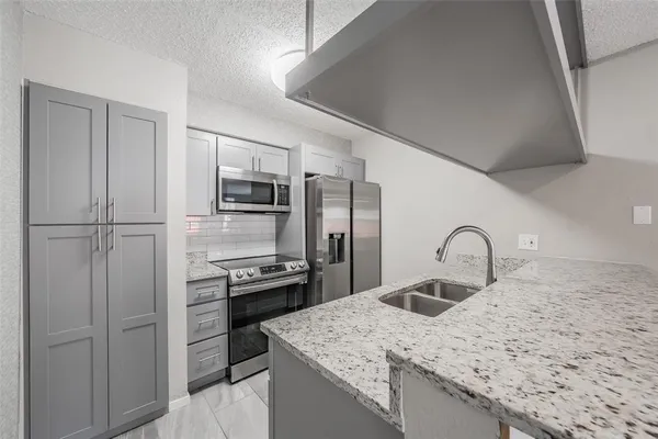 $2,100 | 941 Turtle Cove, Unit 129, Irving, TX 75060