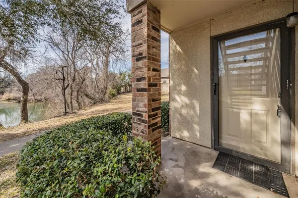 $2,100 | 941 Turtle Cove, Unit 129, Irving, TX 75060