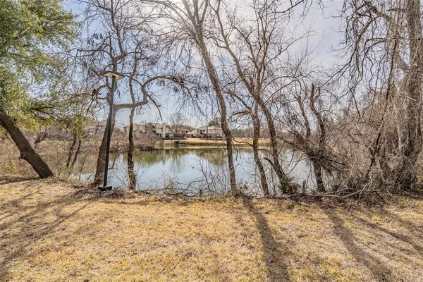 $2,100 | 941 Turtle Cove, Unit 129, Irving, TX 75060