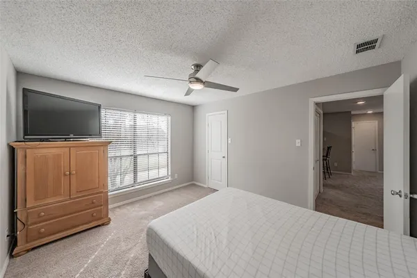 $2,100 | 941 Turtle Cove, Unit 129, Irving, TX 75060
