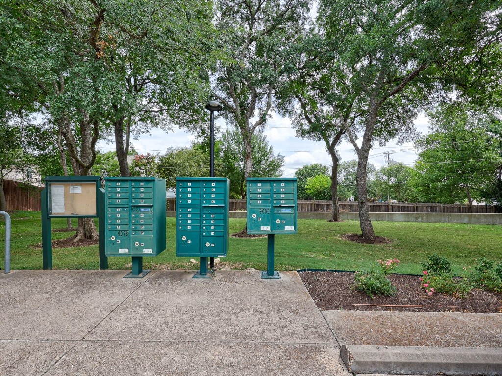 6708 Menchaca Road, Unit 7 Austin, TX 78745 - Photo 29 of 32