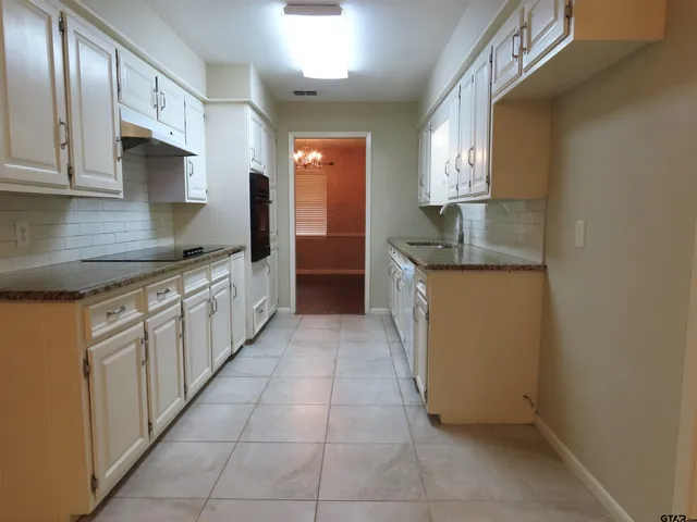 $1,995 | 512 Top Hill Drive, Tyler, TX 75703